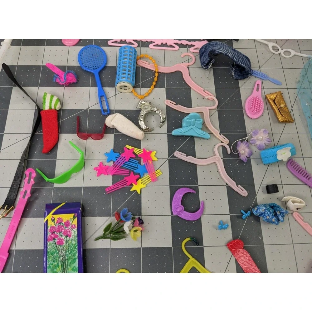 Fashion Doll Accessories Lot Vintage Hats‎ Hangers Belts Parasol Hair